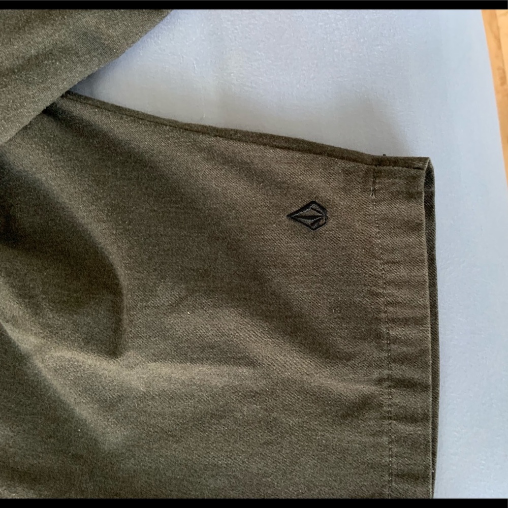 Volcom Shorts - Picture 4 of 5
